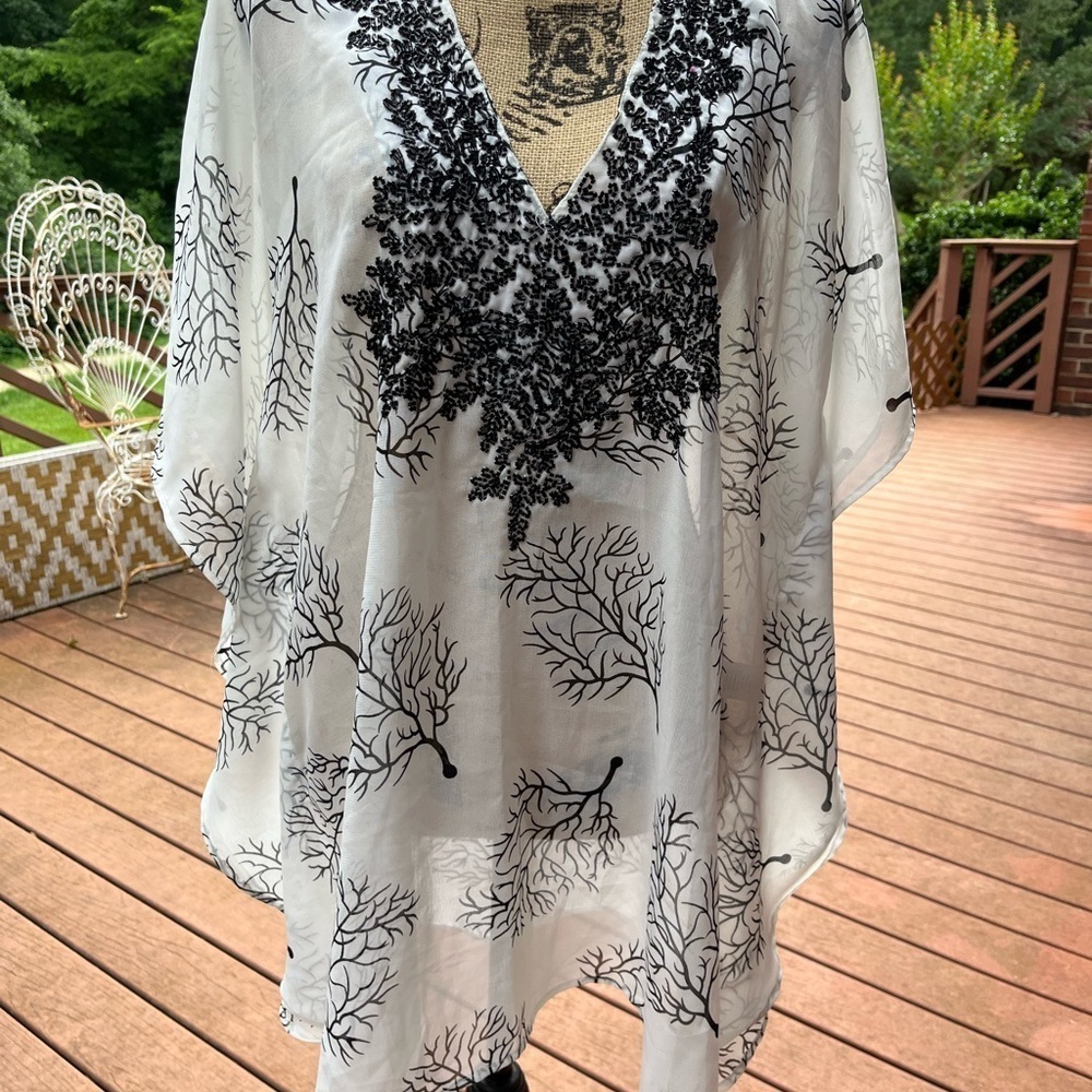 Beach ware cover up white and black beads size S embroidered - Picture 8 of 16